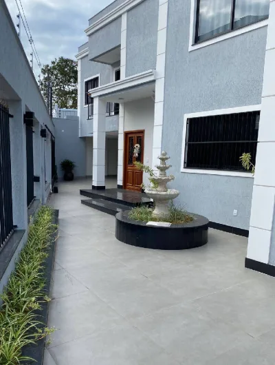 Fachada da casa-ateliê DIAMOR em Vitória
